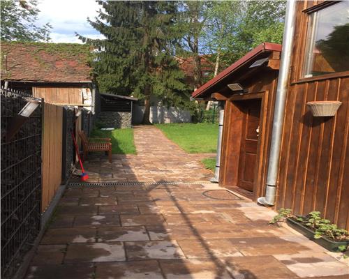 Casa individuala 5 camere 4 bai garaj pivnita si panouri solare in Cisnadioara