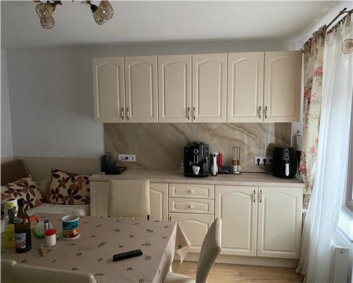 Casa individuala 5 camere 4 bai garaj pivnita si panouri solare in Cisnadioara