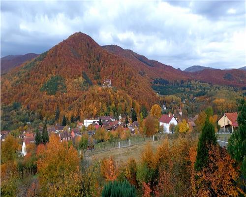 Casa individuala 5 camere 4 bai garaj pivnita si panouri solare in Cisnadioara
