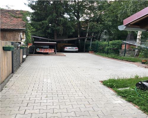 Casa individuala 5 camere 4 bai garaj pivnita si panouri solare in Cisnadioara