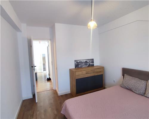 Penthouse 3 camere 2 bai parcare privata si terasa in Arhitectilor