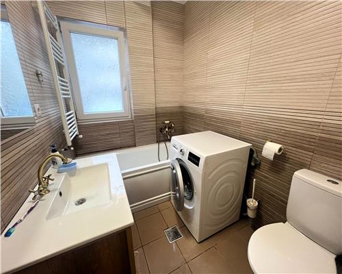Apartament 3 camere cu terasa si curte privata zona Triajului