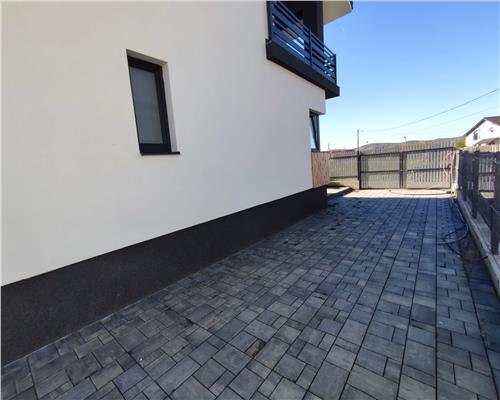 Casa moderna 5 camere teren 490 mp terasa acopertia in Cristian