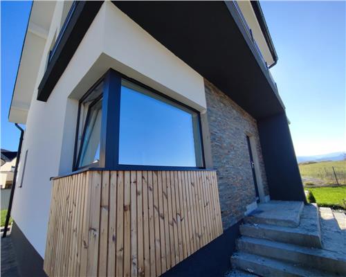 Casa moderna 5 camere teren 490 mp terasa acopertia in Cristian