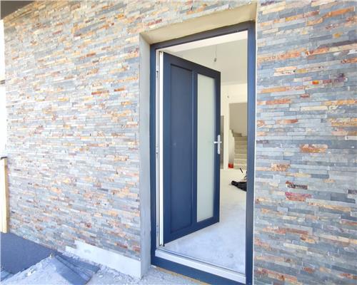 Casa moderna 5 camere teren 490 mp terasa acopertia in Cristian