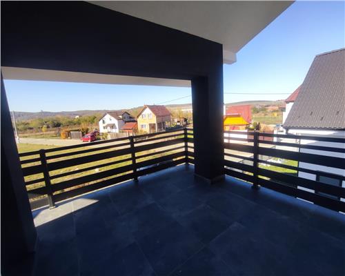 Casa moderna 5 camere teren 490 mp terasa acopertia in Cristian