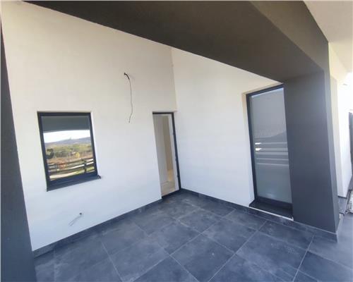 Casa moderna 5 camere teren 490 mp terasa acopertia in Cristian