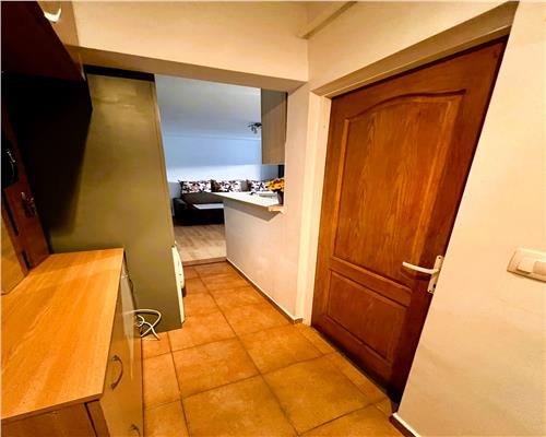 Apartament 3 camere 76mp cu balcon inchis zona Mihai Viteazul