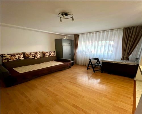 Apartament 3 camere 76mp cu balcon inchis zona Mihai Viteazul