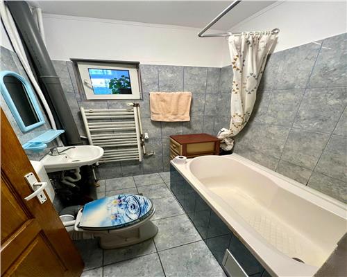 Apartament 3 camere 76mp cu balcon inchis zona Mihai Viteazul