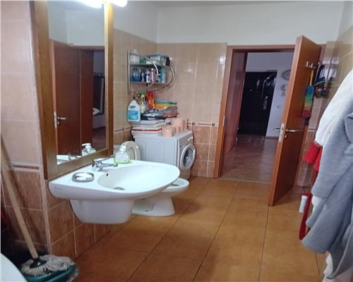 Apartament 3 camere cu balcon Calea Dumbravii  62 mp utili