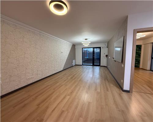 Spatiu birouri 3 camere curte 100 mp si 2 parcari Turnisor