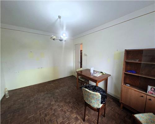 Apartament 2 camere semidecomandat zona Rahovei