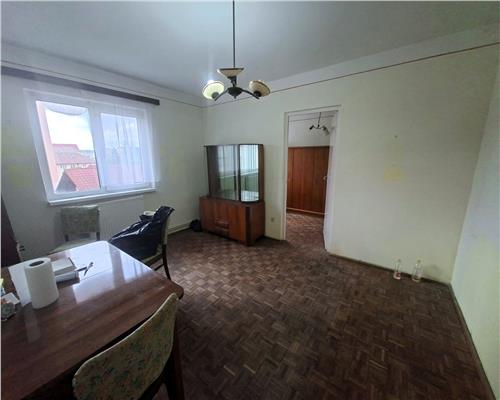 Apartament 2 camere semidecomandat zona Rahovei