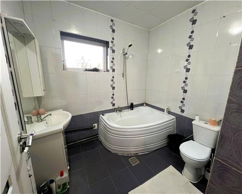 Casa 3 camere decomandat curte si pivnita in Poiana Sibiului