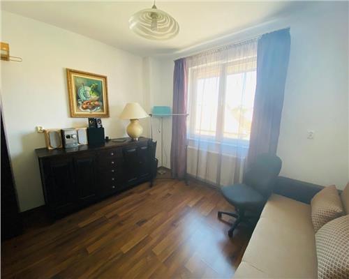Apartament 3 camere balcon si garaj Parcul Sub Arini