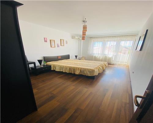 Apartament 3 camere balcon si garaj Parcul Sub Arini