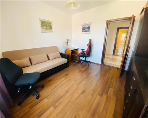 Apartament 3 camere balcon si garaj Parcul Sub Arini