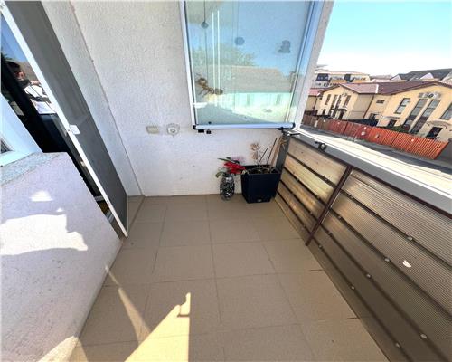 Apartament cu 3 camere 2 balcoane si parcare in zona Turnisor