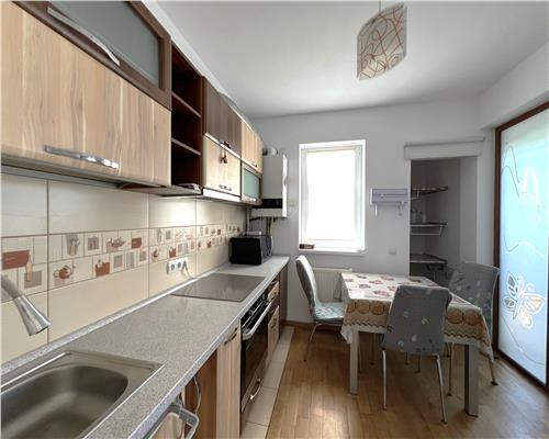 Apartament cu 3 camere 2 balcoane si parcare in zona Turnisor
