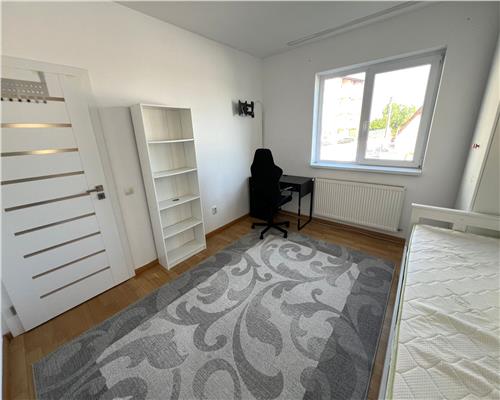 Apartament cu 3 camere 2 balcoane si parcare in zona Turnisor