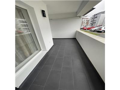 Apartament modern cu 3 camere terasa si 2 parcari in zona Centrala