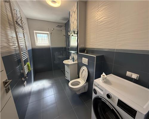 Apartament modern cu 3 camere terasa si 2 parcari in zona Centrala