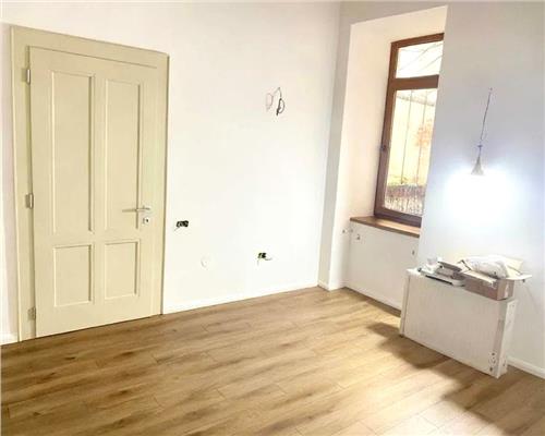 Apartament 3 camere 80 mp pe Bd Nicolae Balcescu