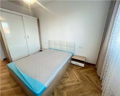 Apartament NOU 3 camere 2 bai terasa si parcare zona Mall