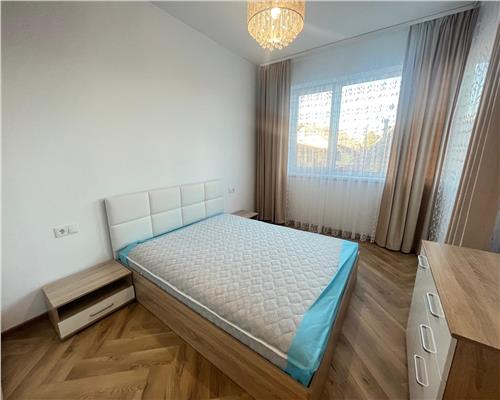 Apartament NOU 3 camere 2 bai terasa si parcare zona Mall