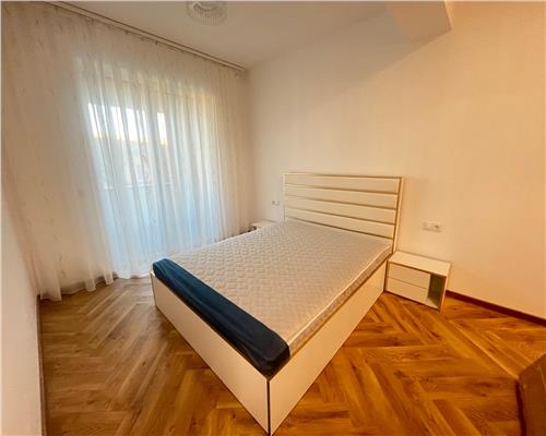Apartament NOU 3 camere 2 bai terasa si parcare zona Mall