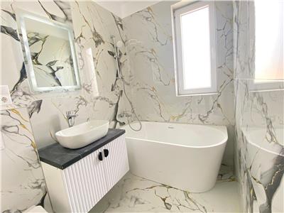 Apartament nou de lux cu 3 camere 2 bai parcare zona Centrala