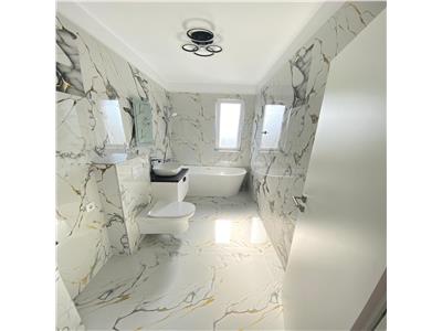 Apartament nou de lux cu 3 camere 2 bai parcare zona Centrala