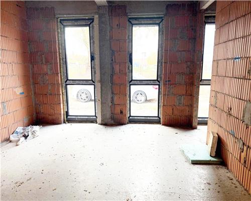 Casa individuala cu 4 camere 3 bai si 390 mp teren in Sura Mica