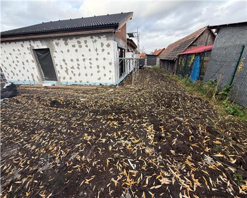 Casa individuala cu 4 camere 3 bai si 390 mp teren in Sura Mica