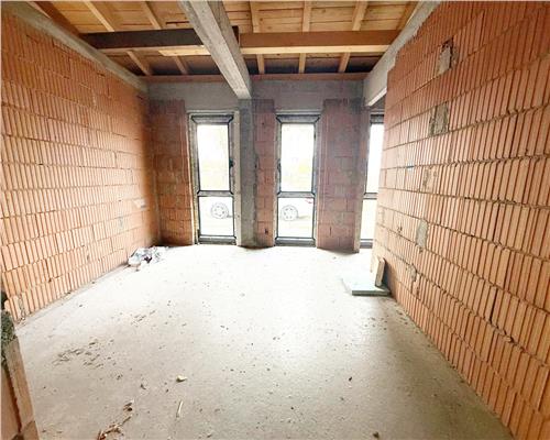 Casa individuala cu 4 camere 3 bai si 390 mp teren in Sura Mica