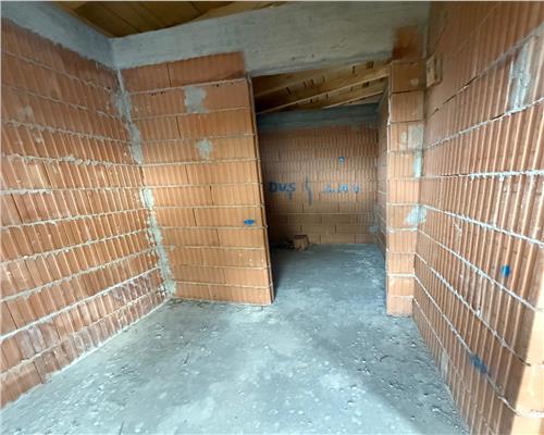 Casa individuala cu 4 camere 3 bai si 390 mp teren in Sura Mica