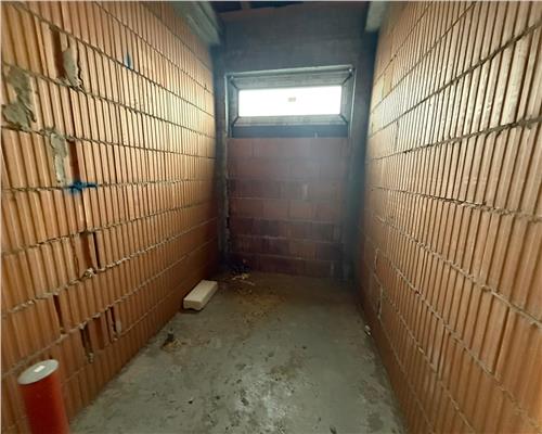 Casa individuala cu 4 camere 3 bai si 390 mp teren in Sura Mica