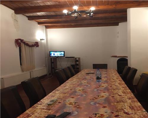 Vila moderna complet utilata 6 camere 5 bai si 377 mp teren in Paltinis