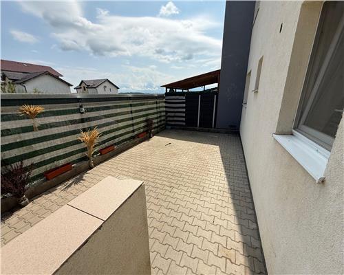 Apartament 2 camere cu 48 mp gradina si parcare pe Calea Cisnadiei