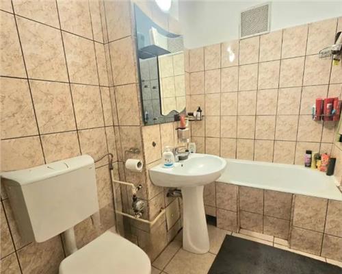 Apartament modern cu 4 camere loggie balcon si pivnita in zona Ciresica