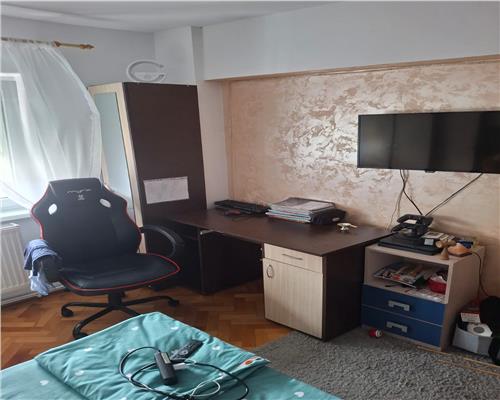 Apartament modern cu 4 camere loggie balcon si pivnita in zona Ciresica