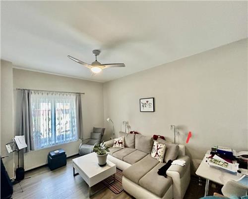 Casa individuala cu 8 camere  si teren 373 mp in zona Lazaret