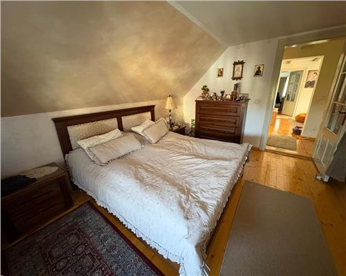 Casa individuala moderna 5 camere si curte 450 mp pe Calea Poplacii