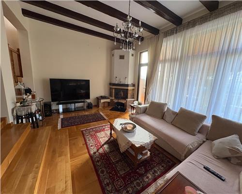 Casa individuala moderna 5 camere si curte 450 mp pe Calea Poplacii