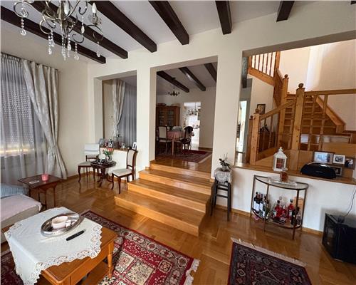 Casa individuala moderna 5 camere si curte 450 mp pe Calea Poplacii