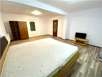Apartament la vila 82 mp utili 2 camere 2 bai in Parcul Sub Arini