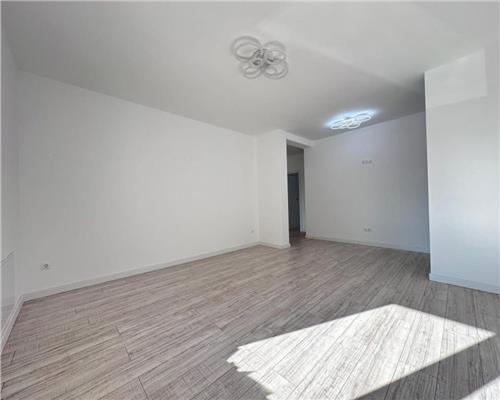 Apartament la cheie 3 camere balcon curte parcare zona Supeco
