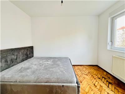 Apartament renovat cu 2 camere si balcon inchis pe Str Goraslau