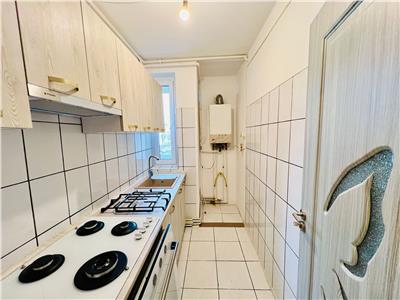 Apartament renovat cu 2 camere si balcon inchis pe Str Goraslau